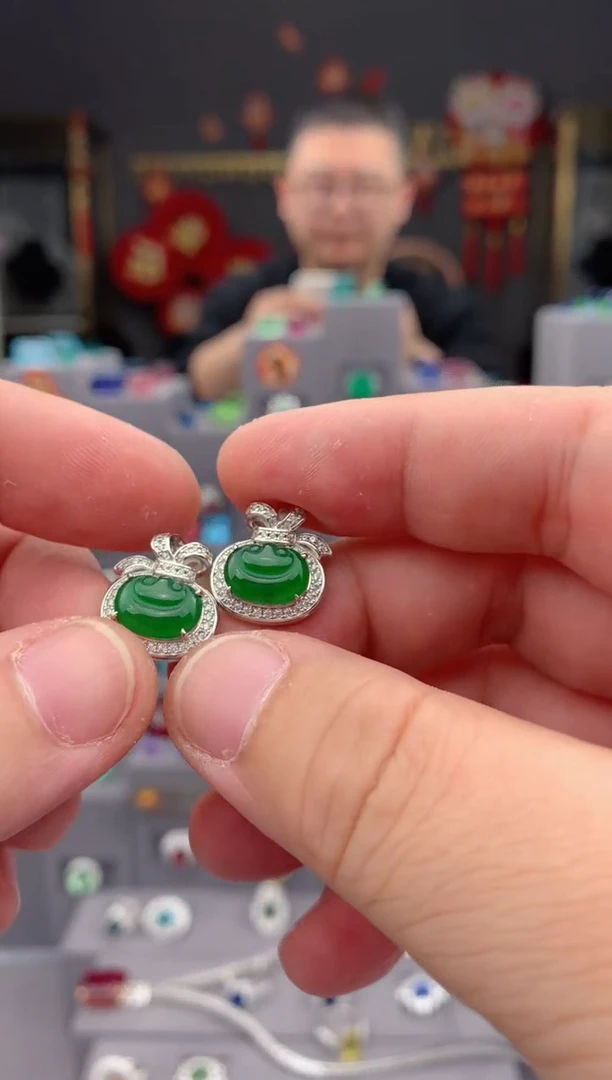 【闪购商品】翡翠耳饰银S925镶嵌翡翠耳钉