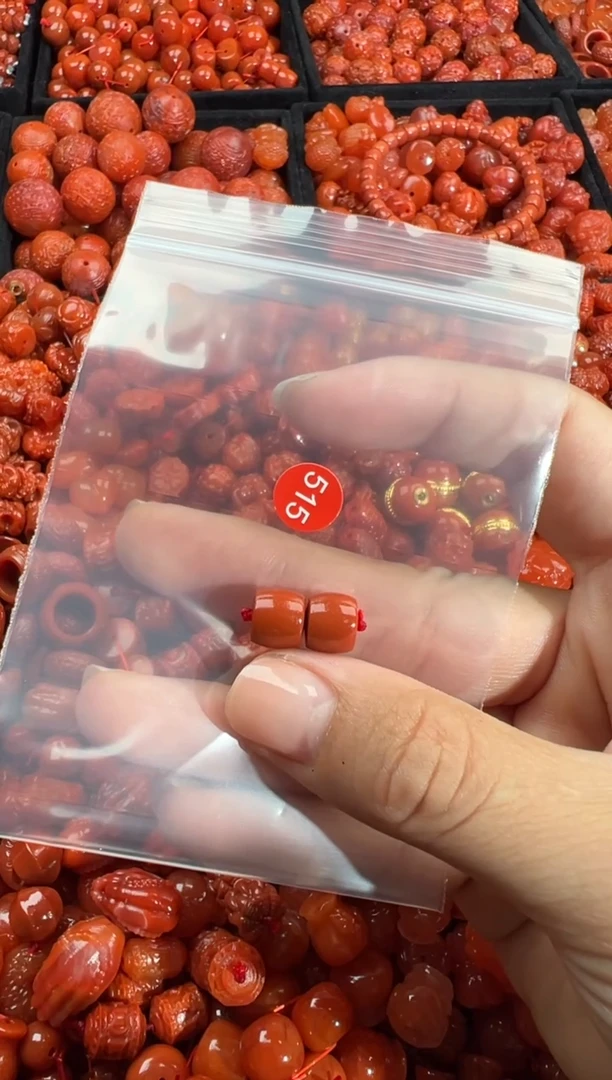 南红玛瑙未镶嵌颈饰1
