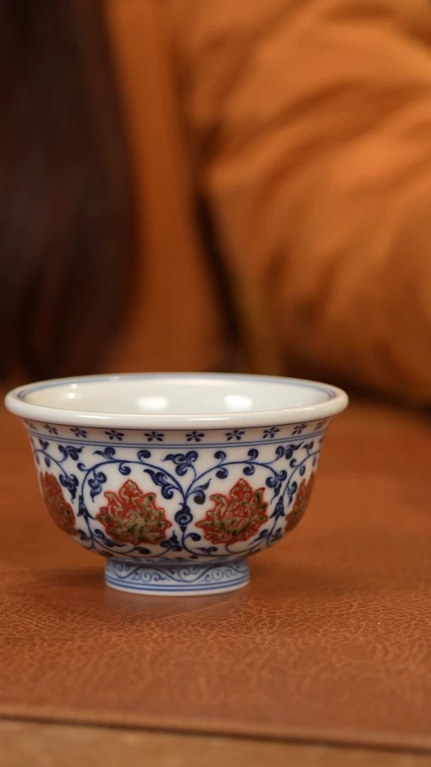 【闪购商品】杯和然窑釉里红缠枝莲压手杯