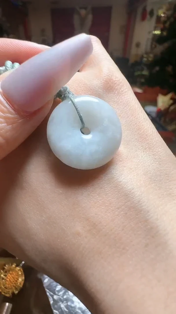 【闪购商品】翡翠吊坠(不含链)未镶嵌翡翠