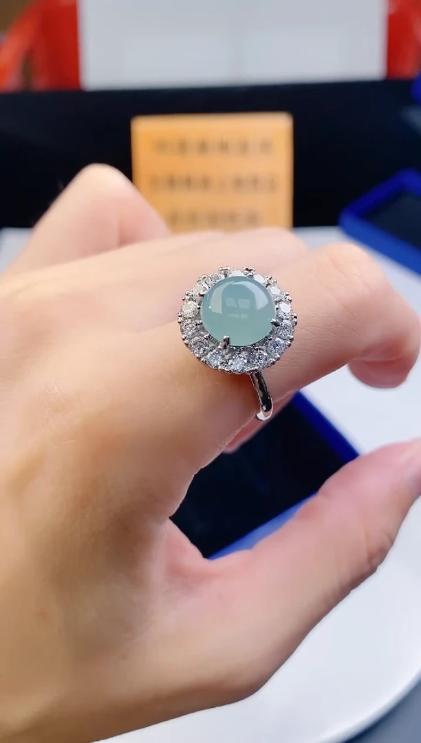 颈饰未镶嵌翡翠·