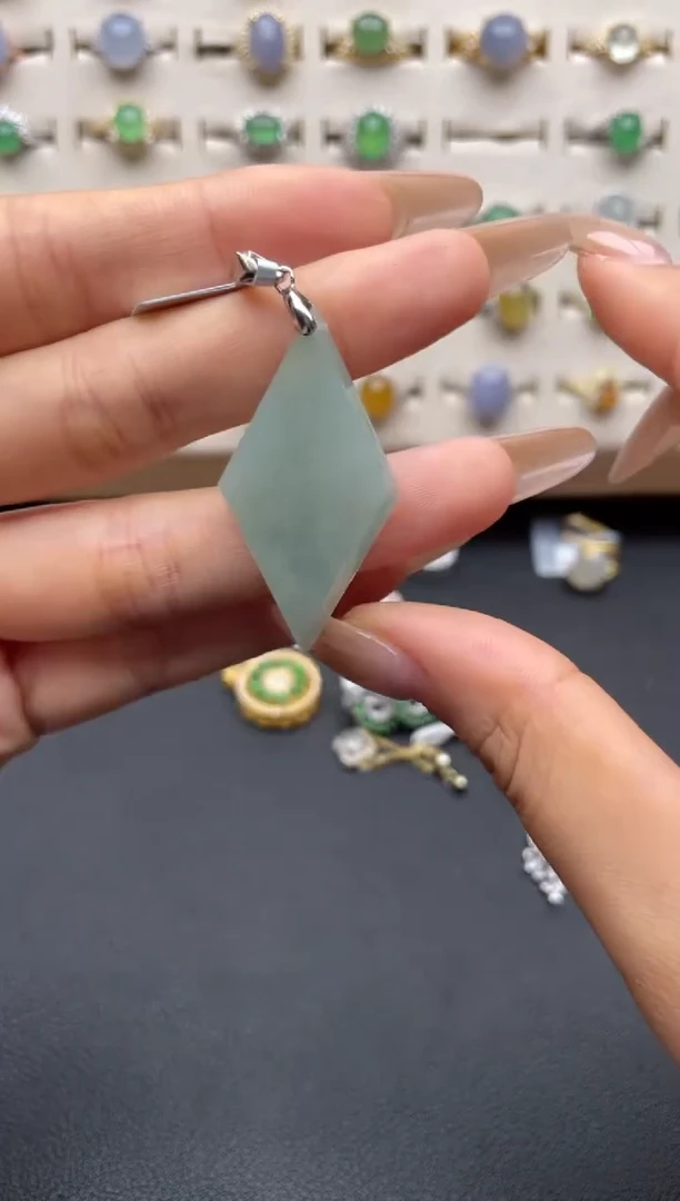 未镶嵌戒指翡翠一物一证一礼盒