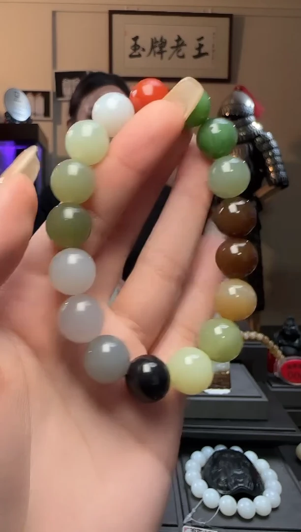 和田玉未镶嵌颈饰多宝圆珠手串