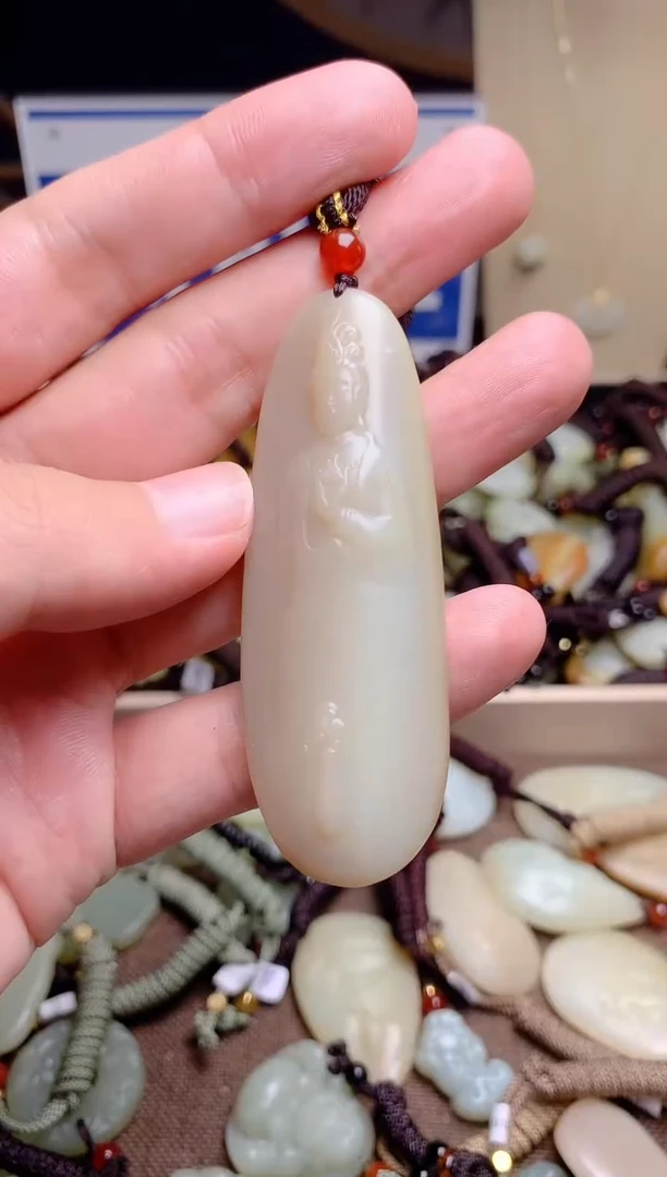 和田玉未镶嵌颈饰1