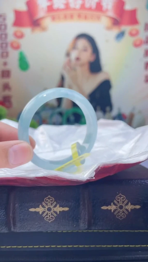 【闪购商品】翡翠手镯未镶嵌26手镯