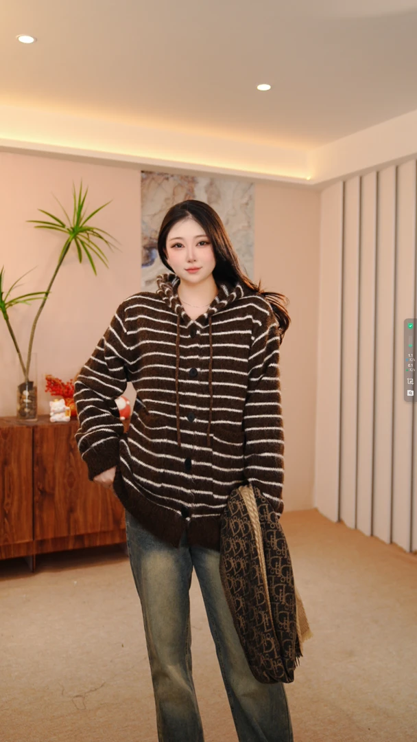 巧克力（苏格兰调夹条撞色开衫女装针织毛衣）