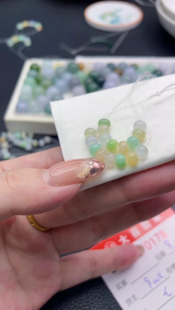 未镶嵌定制翡翠辣***了珠子