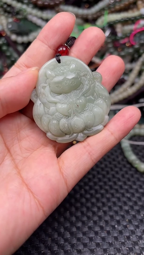 和田玉未镶嵌颈饰1