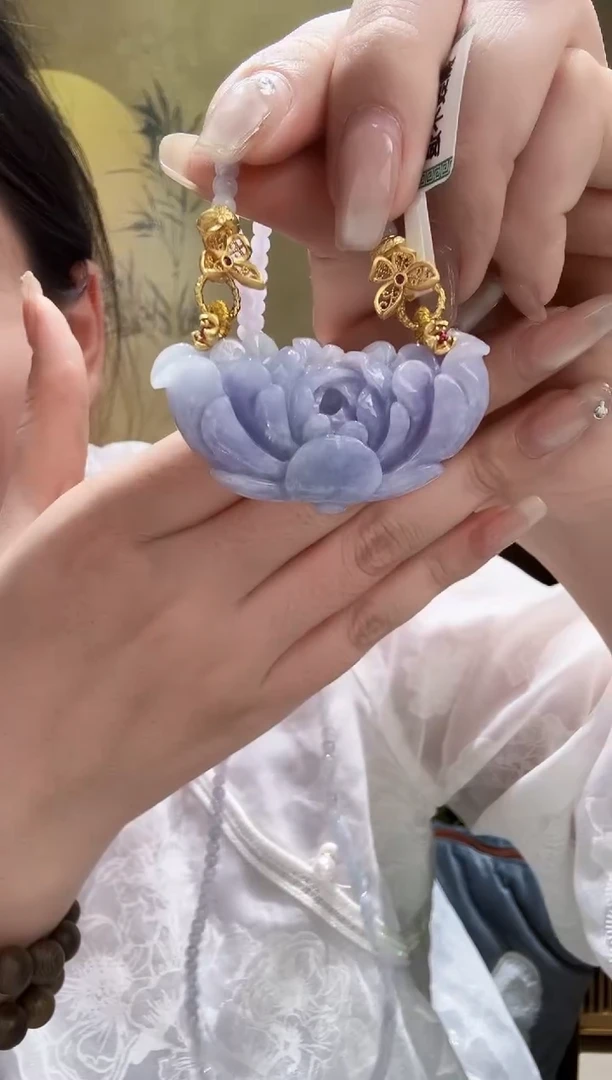 颈饰未镶嵌翡翠吊坠