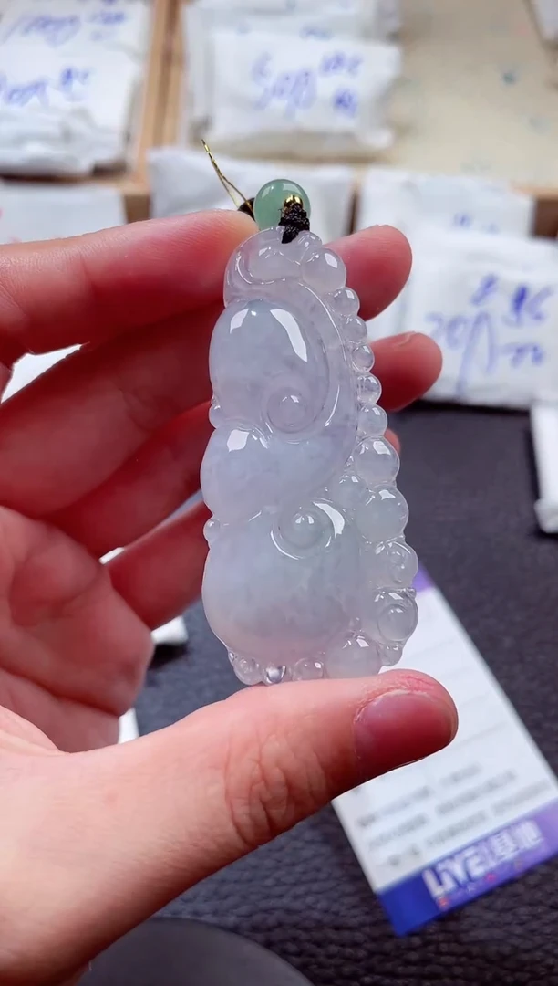 翡翠未镶嵌颈饰00001193