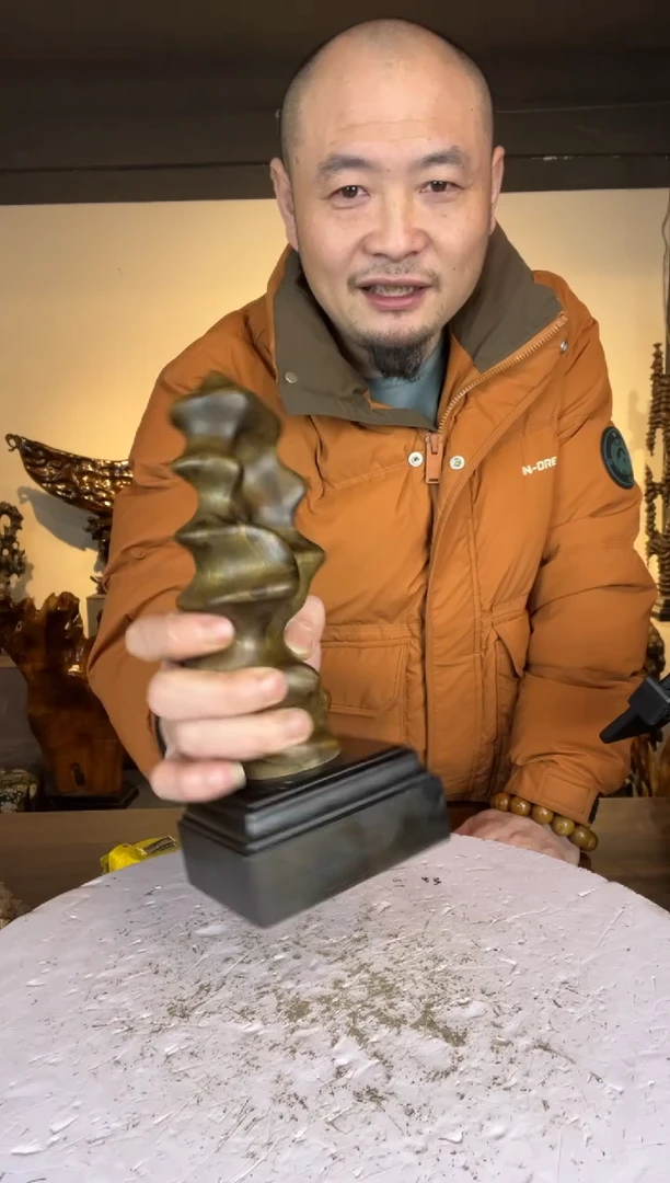 金丝楠名****哥127金丝楠自然随型摆件