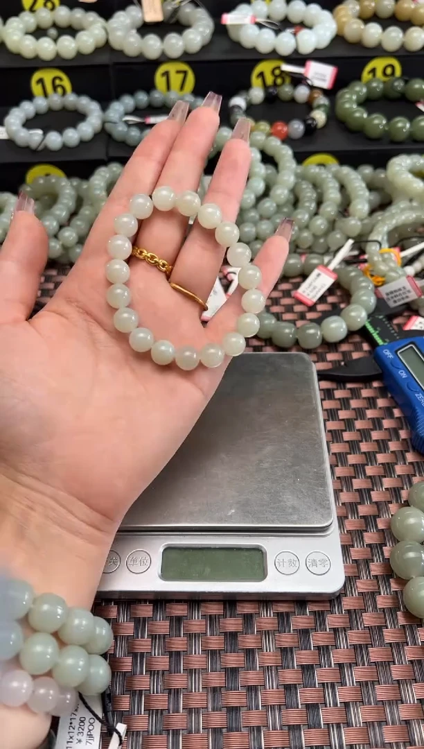 【闪购商品】和田玉手串未镶嵌且末料青白玉卡10手串