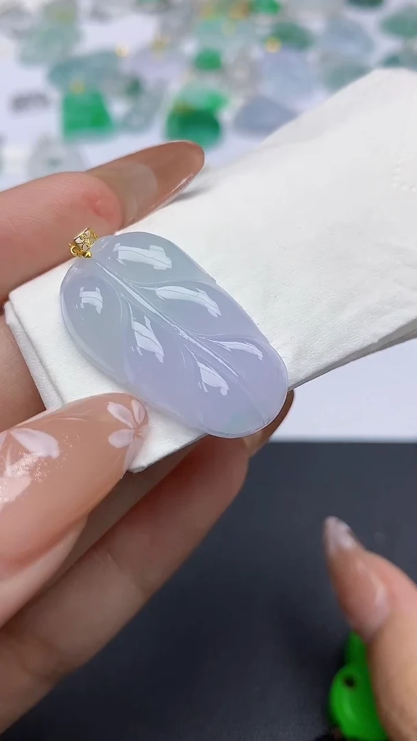 颈饰18K金镶嵌翡翠天然缅甸a货翡翠百元以上9元证书费自理