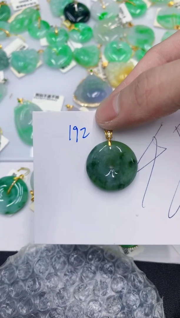 颈饰未镶嵌翡翠1111111