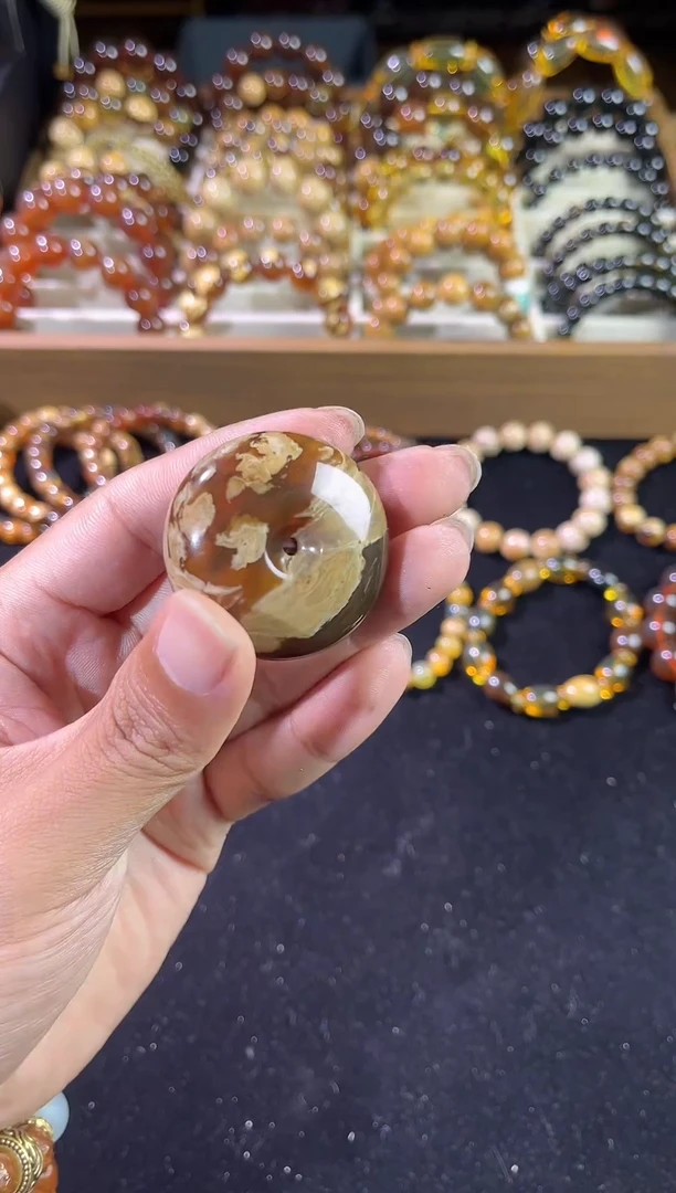 琥珀颈饰未镶嵌根珀妖花蛋黄溶洞平安扣