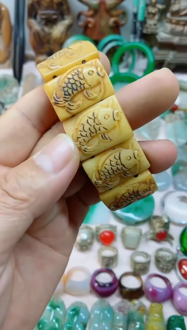 1直播间的实时画面