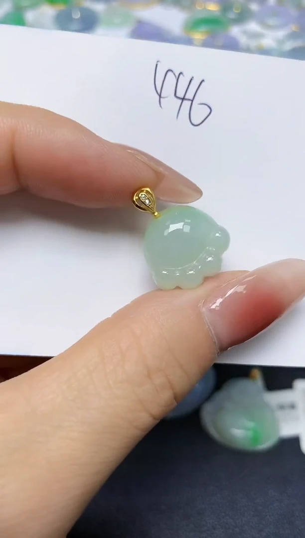 翡翠未镶嵌颈饰 天然缅甸翡翠A货