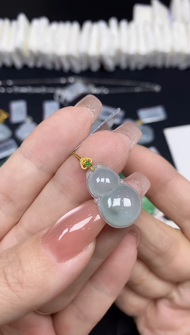 吊坠(不含链)18K金镶嵌翡翠葫芦18K金扣镶嵌@@CMT