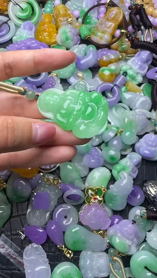 颈饰未镶嵌翡翠缅甸翡翠吊坠