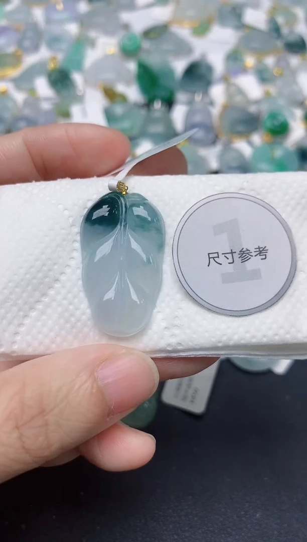 颈饰18K金镶嵌翡翠天然缅甸A货翡翠