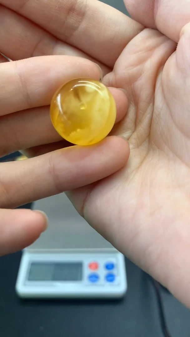 未镶嵌琥珀珠宝奇石1641