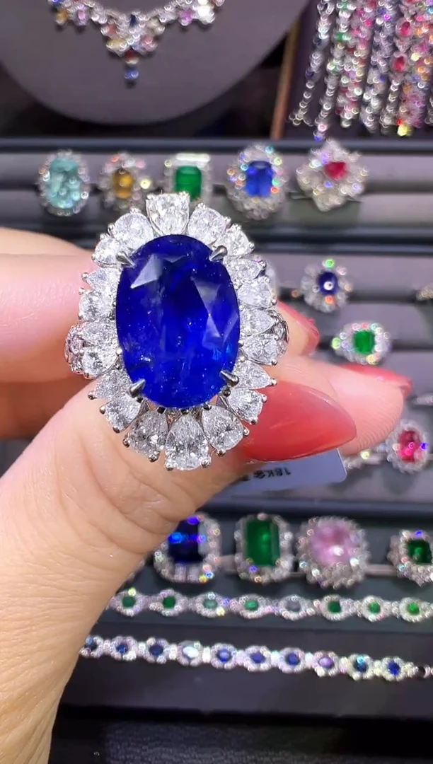 戒指蓝宝石18K金镶嵌6.6CT/GUILD皇家蓝