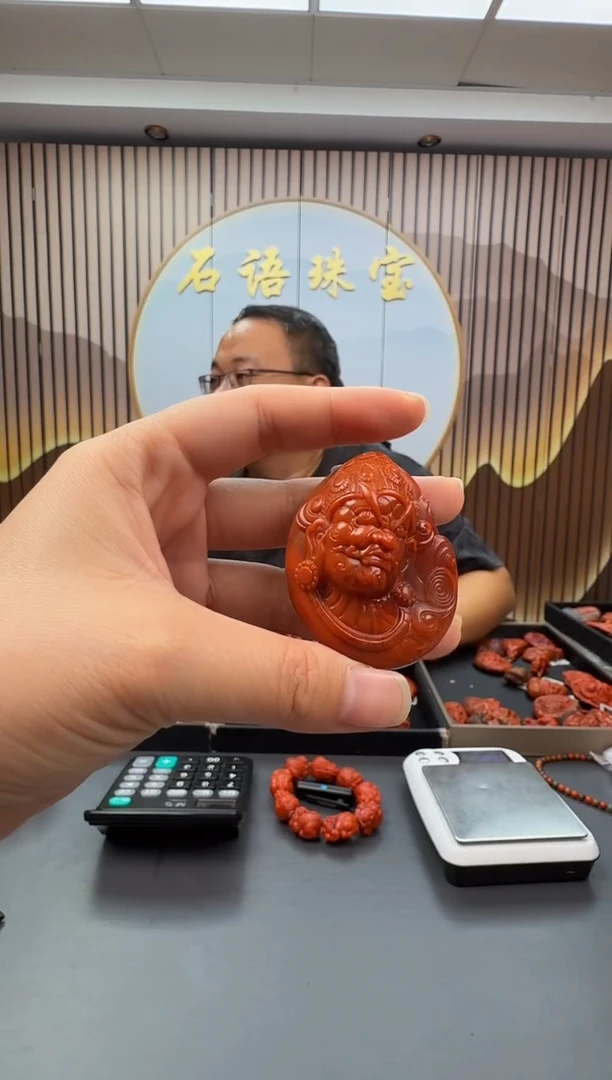 未镶嵌雕刻南红玛瑙094ZB0915产品一个