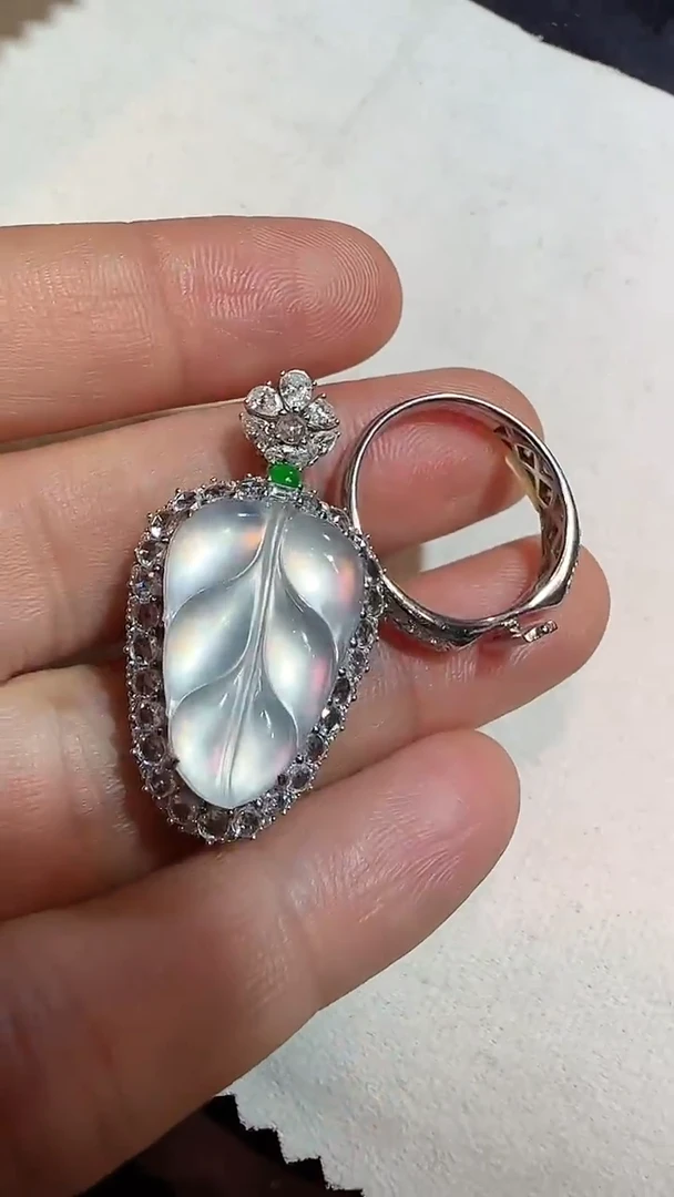 【闪购商品】翡翠戒指18K金镶嵌戒指 吊坠