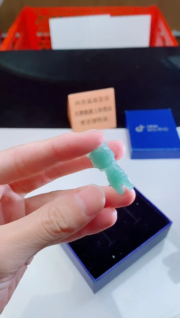 颈饰未镶嵌翡翠     ·