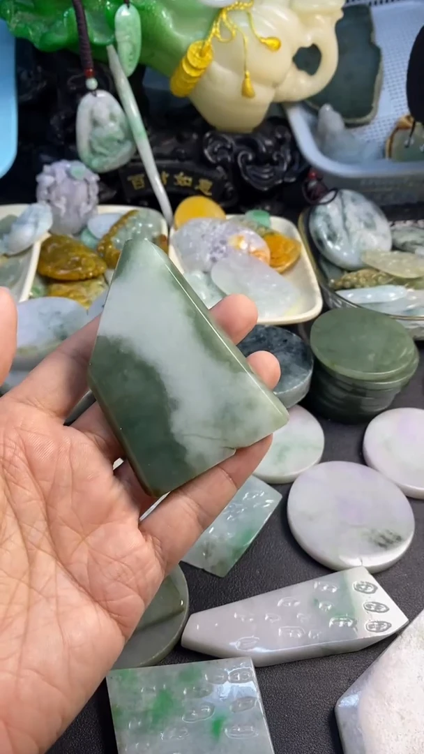未镶嵌挂件翡翠A货翡翠