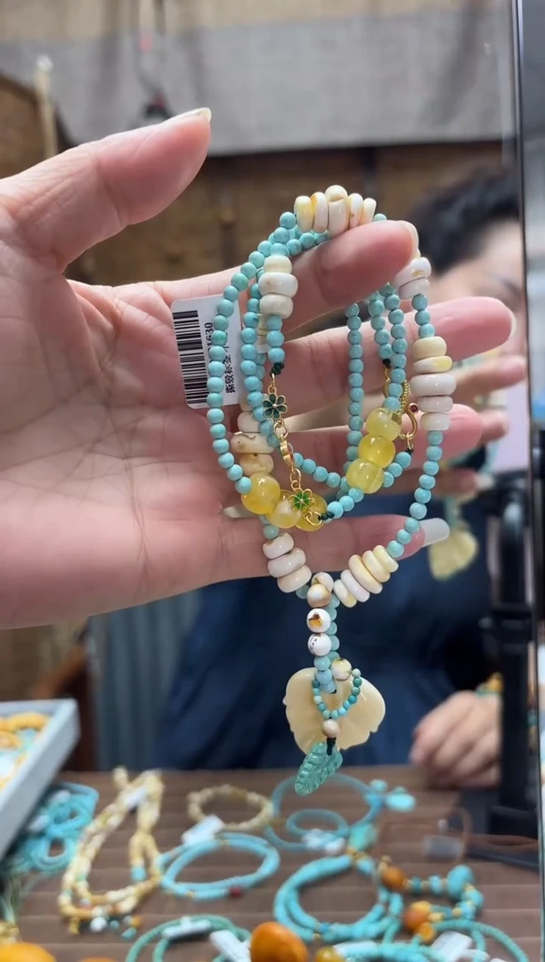 绿松石未镶嵌颈饰发一件设计款