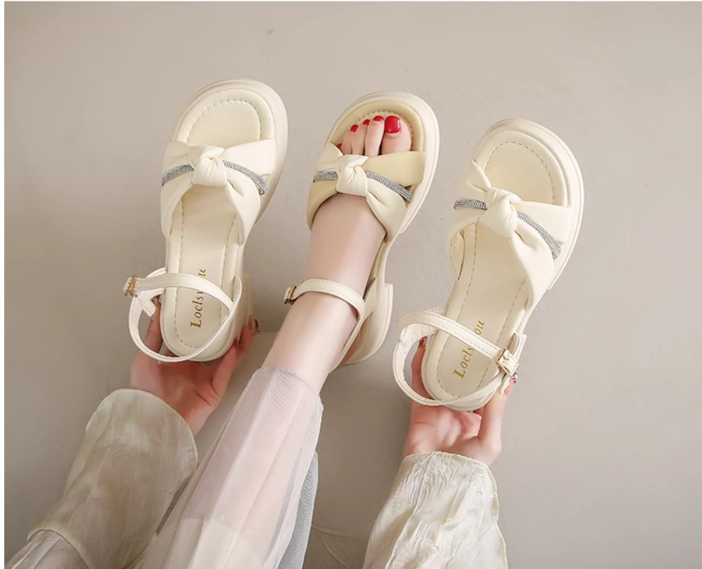 厚底坡跟百搭不累脚时尚沙滩凉鞋