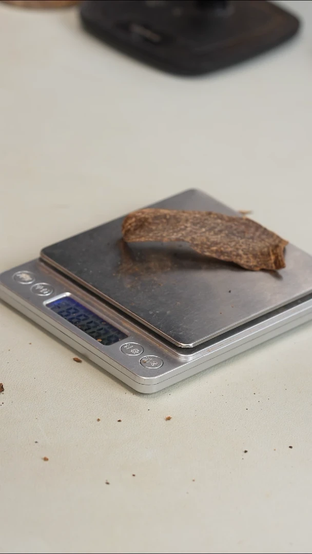 沉香沉香碎屑越南料 2.4g