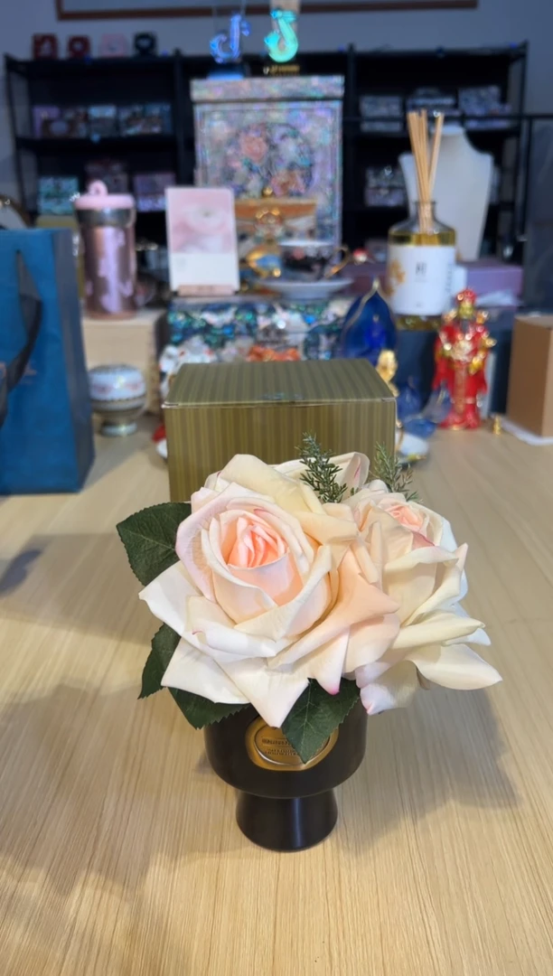 117三生白色花朵车载香薰