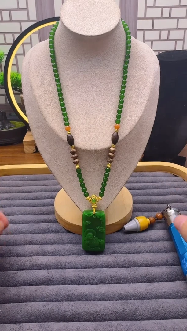 颈饰14K金镶嵌和田玉L31