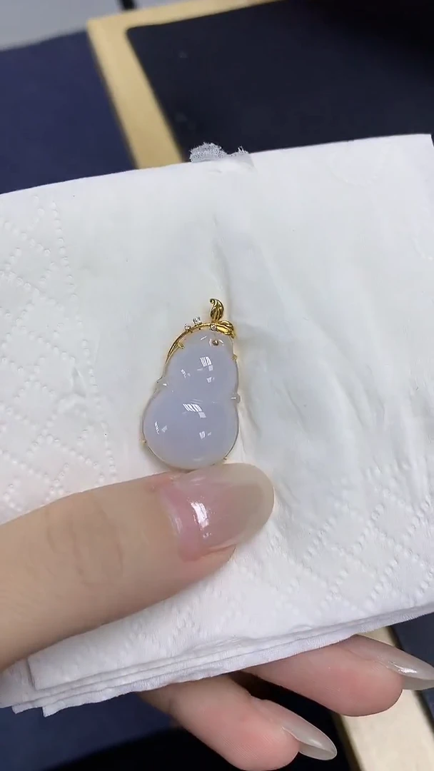 翡翠18K金镶嵌颈饰天然缅甸翡翠A货