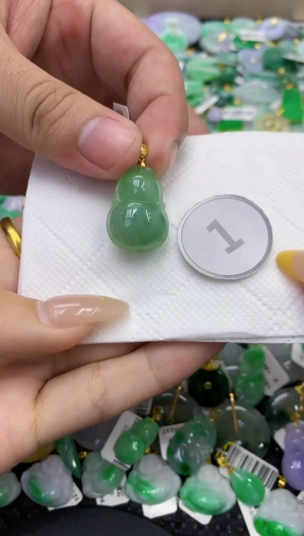 颈饰未镶嵌翡翠天然缅甸翡翠A货