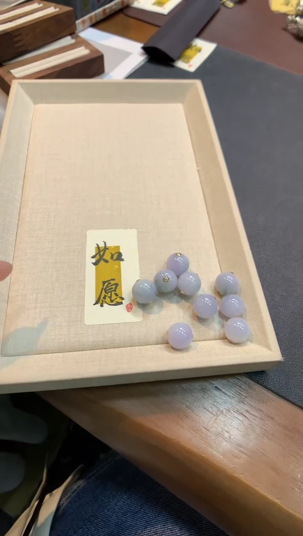 颈饰18K金镶嵌翡翠圆珠 多样性发一件