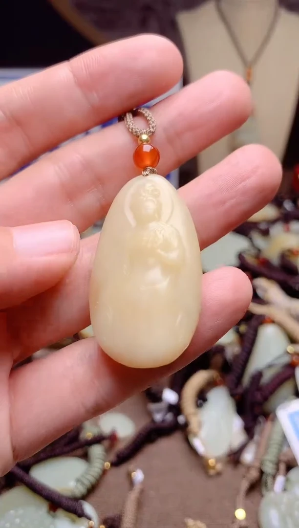 和田玉未镶嵌颈饰1