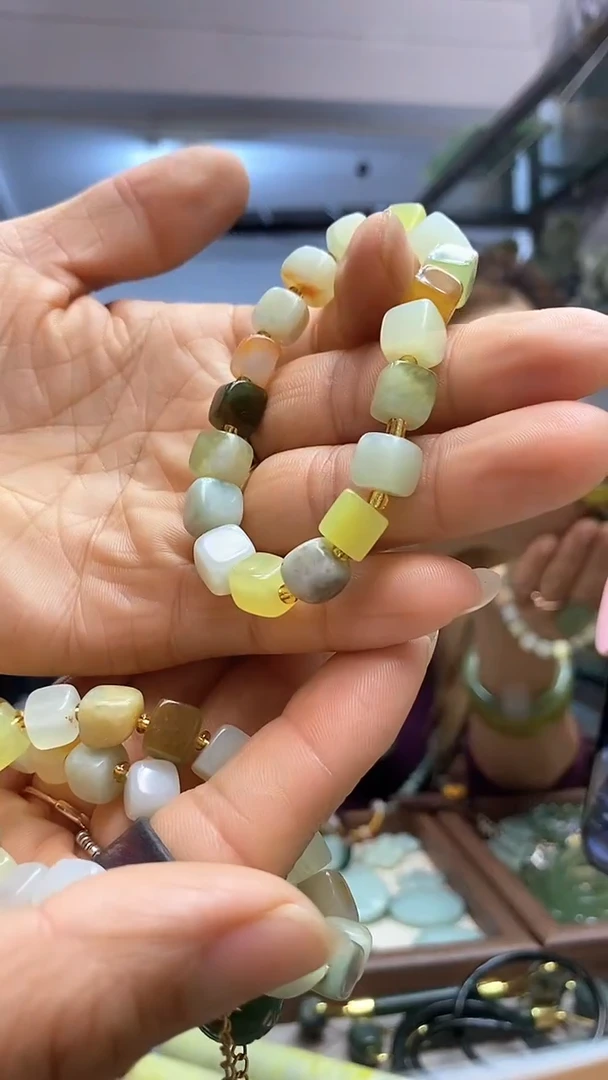 【闪购商品】岫玉手串未镶嵌多样性发货其中之一