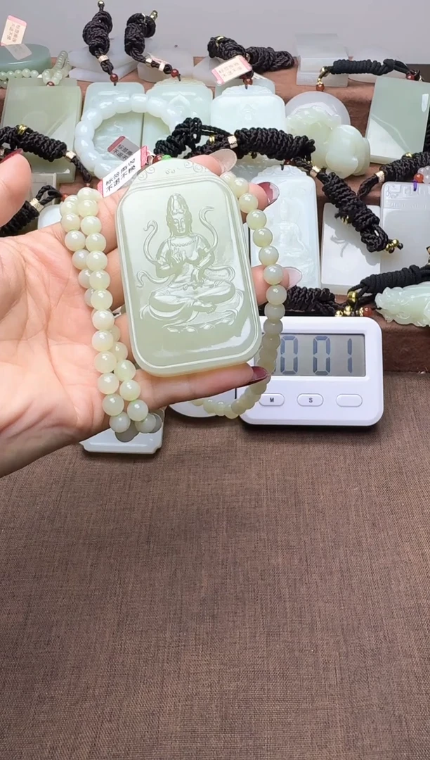颈饰未镶嵌和田玉1