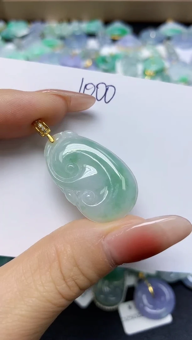 翡翠未镶嵌颈饰 天然缅甸翡翠A货