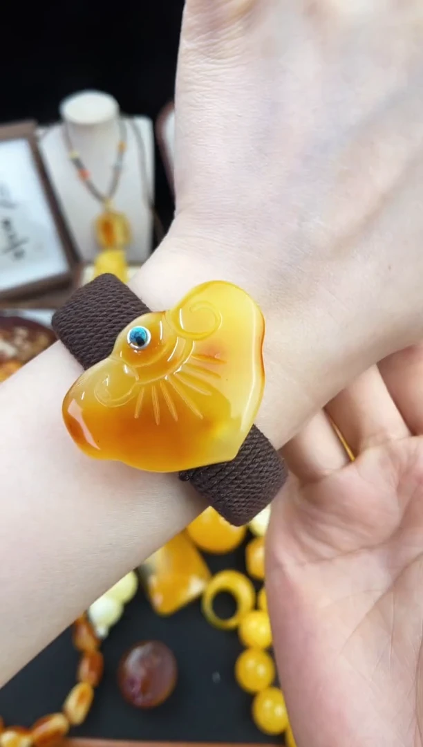 琥珀未镶嵌珠宝奇石嘎*柒月
