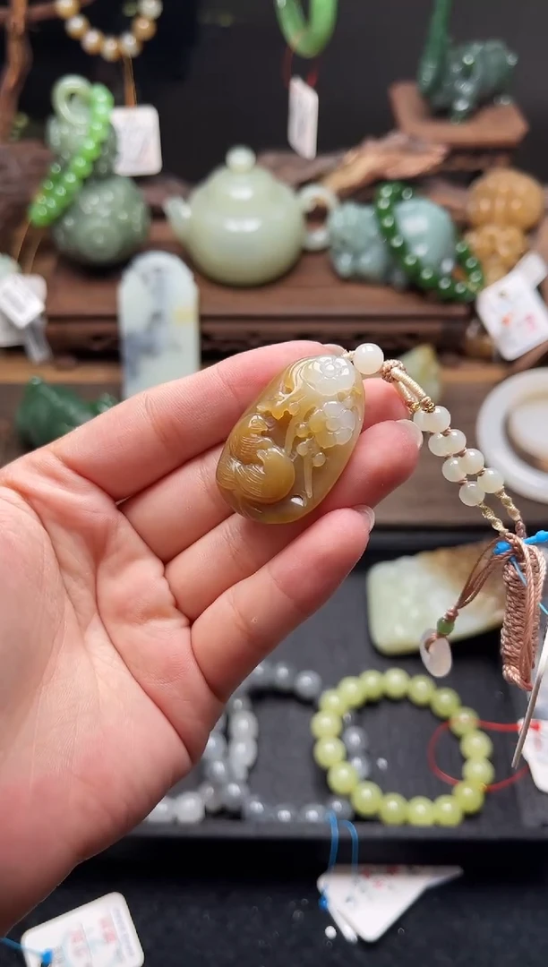 和田玉未镶嵌吊坠(不含链)且末金山糖 花开富贵821401