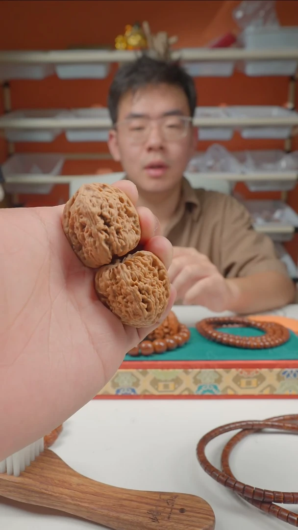 把件文玩核桃34mm南将石-有黄-卡18