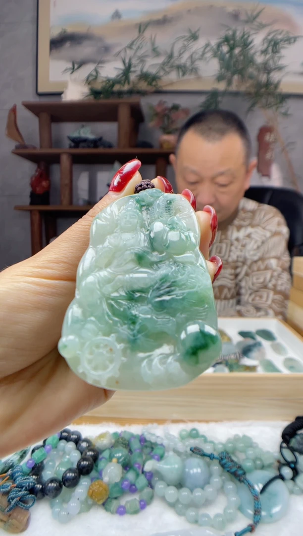 【闪购商品】定制翡翠未镶嵌观音