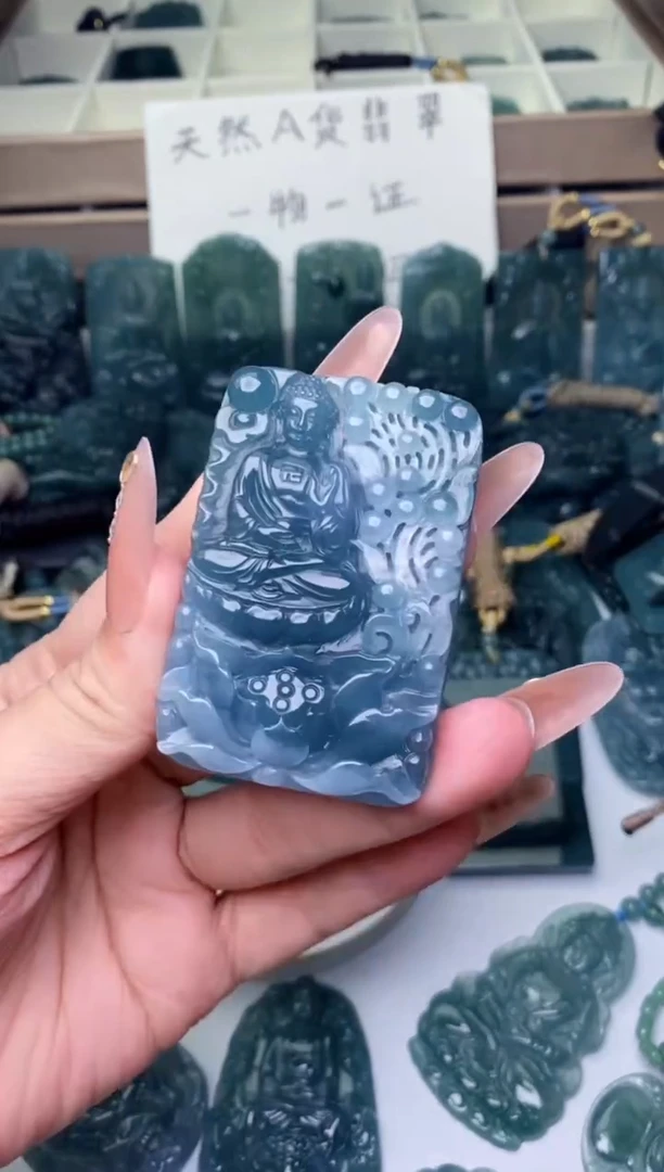 翡翠未镶嵌颈饰