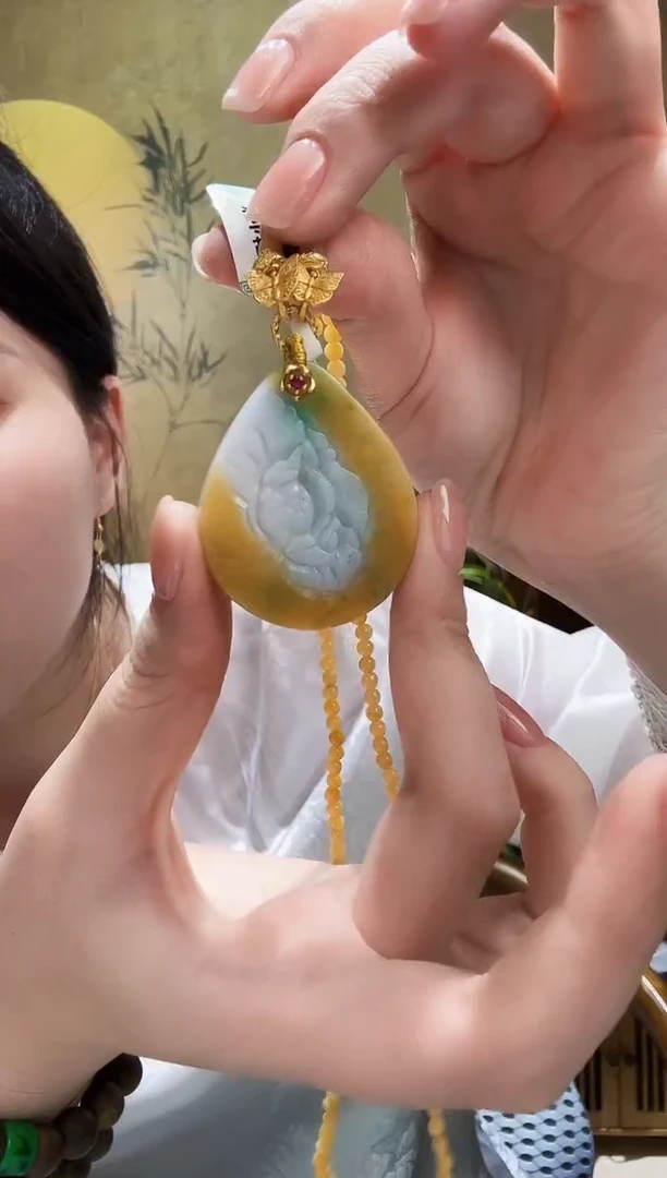 颈饰未镶嵌翡翠吊坠