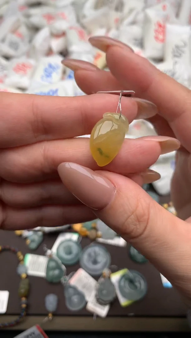 【闪购商品】翡翠挂件未镶嵌 一