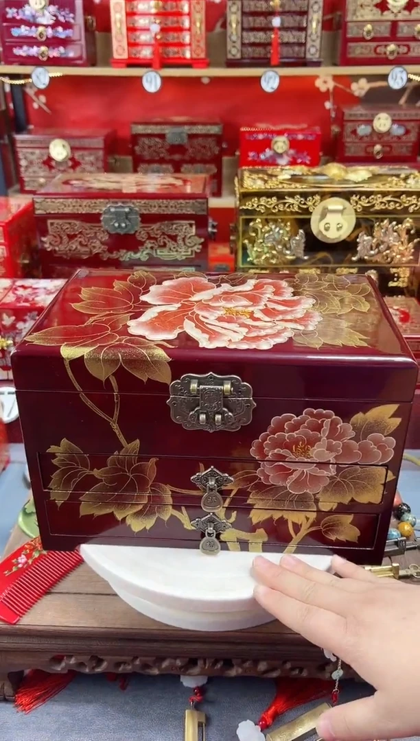 七****外28厘米四层双抽款传统工艺彩绘牡丹图